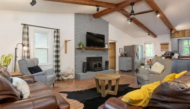 Chic Modern Mountain Hideaway