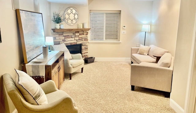 Clean and pretty 1-bedroom basement with AC, WiFi in ideal location in Orem