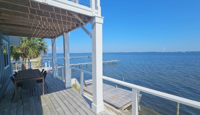 Coastal Comfort ~ 4-bedroom house in fantastic Pensacola Beach in Gulf Breeze