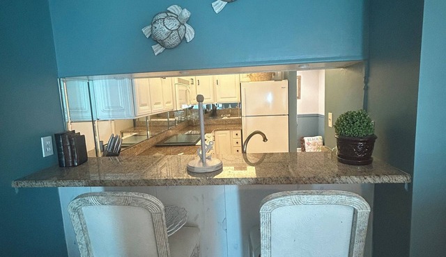Cozy 1-bedroom condo located on the beach