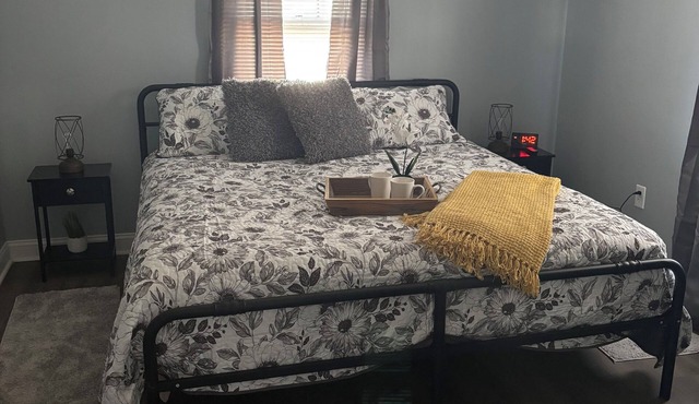 Cozy 1-bedroom pet friendly house in lovely Kernersville close to major highways