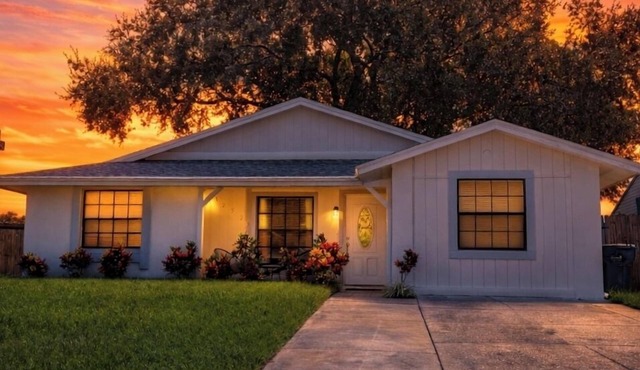 Cozy Lake Home in Tampa