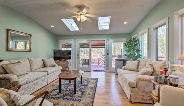 Damascus Home w/Fire Pit & Views, Walk to Shops! in Damascus