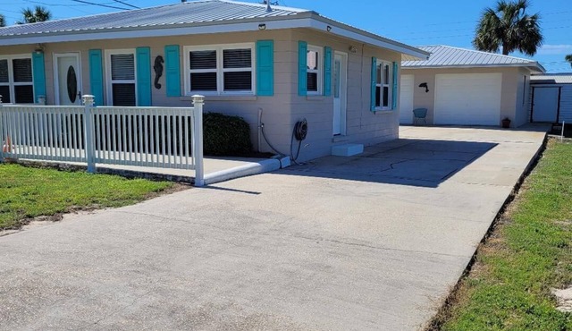 Dolphin House Beach Cottage - on the West End