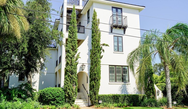 East Beach Luxury Home | Pool + Sleeps 14 | Walk to Beach in St Simons Island