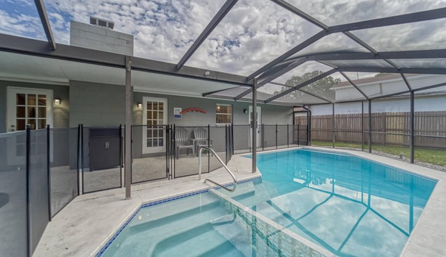 Eclectic Oasis | Pool + Air Hockey | Lake View