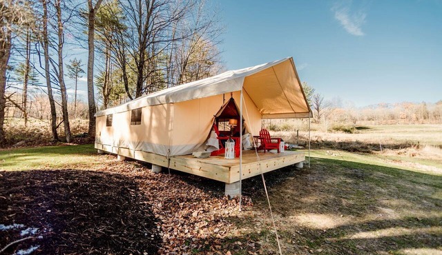 Fabulous Vermont Glamping Getaway on a Farm in Springfield