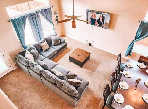 Falcon Retreat! Pet Friendly King Beds