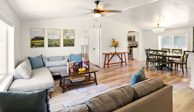 Family-friendly home - A block to Hyrum Lake!