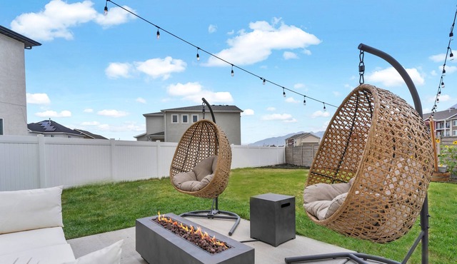 Family Getaway near BYU, UVU, & Skiing with HUGE backyard