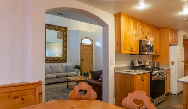 Family Vacation~heated In/out Pool, Tubing & Ice Skating 719 3 Bedroom Townhouse by RedAwning