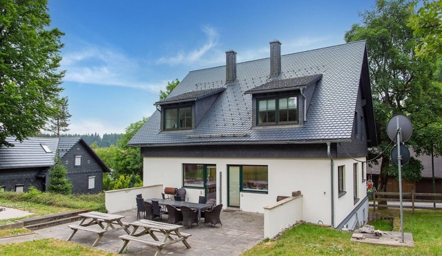 Forest Escape with Terrace in Eisfeld