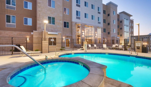 Free Breakfast. Pool & Hot Tub. Gym. Near Traverse Mountain Shopping Center!