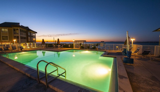 Getaways at Soundside Holiday Beach in Pensacola Beach