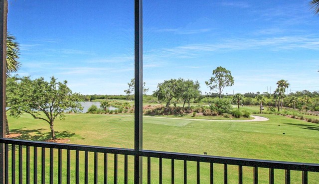 Golf front condo in Riverstrand Golf & Country Club - Includes golf membership - Coastal Links in Bradenton
