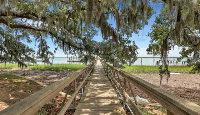 Gone Daufuskie-Waterfront Home with Golf cart