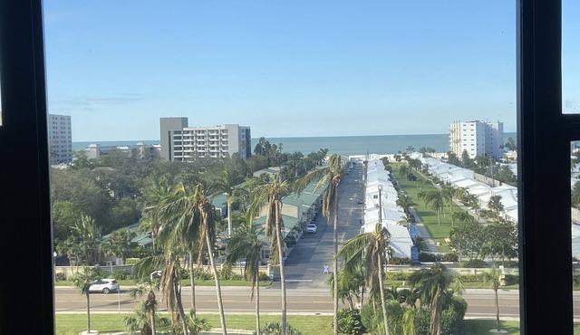 GORGEOUS Bay view in one bedroom Penthouse unit 5 min walk from Siesta Key Beach