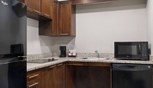 Hampton Inn & Suites Newport News (Oyster Point)