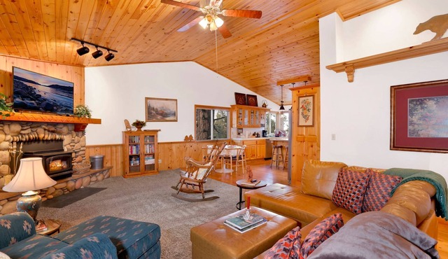 Happy Hour Inn- Adorable Single Story Relaxing Retreat