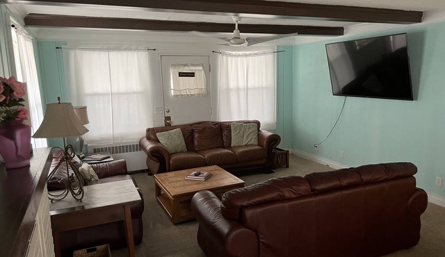 Historic Beach Side Getaway - Pet friendly, WiFi by RedAwning in Norfolk