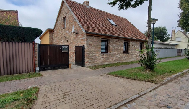 Holiday Home 'Oderbruch' with Private Terrace, Private Garden and Wi-Fi in Neulewin