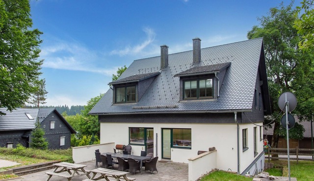 Holiday home with garden and terrace in the beautiful Thuringian Forest in Eisfeld