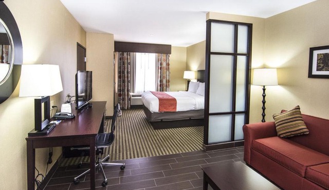 Holiday Inn Express & Suites Elkton - University Area by IHG