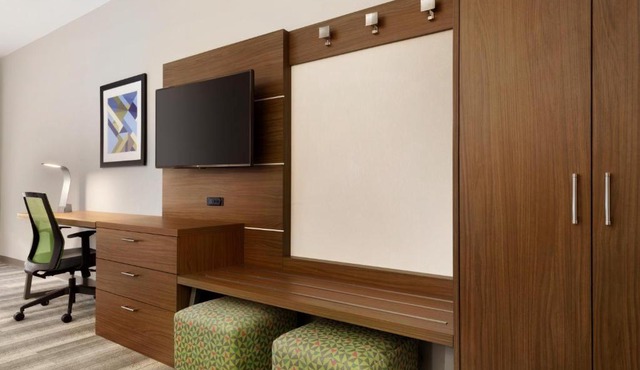 Holiday Inn Express & Suites - Cincinnati South - Wilder by IHG in Wilder