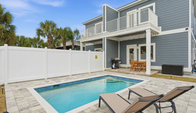 Horizon Dreams A | One Block from Beach, Private Pool, Fenced-In Yard