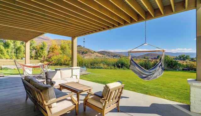 Hot Tub, Yard & Gym: Midway Monthly Rental