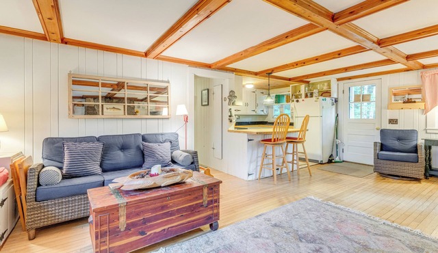 Idyllic Lakefront Cottage Near Mount Sunapee