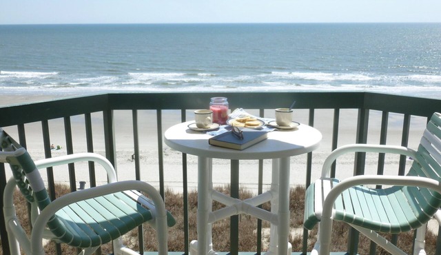 Immaculate, luxury, oceanfront, roomy beach, 6th flr private balcony, R&R peace in North Myrtle Beach