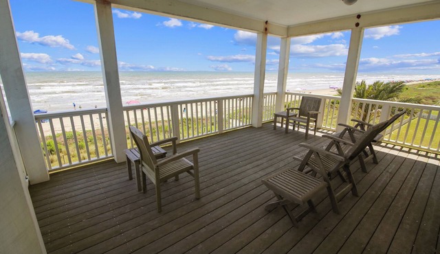 Kathie's Beachfront Kottage by Ryson Vacation Rentals in Galveston