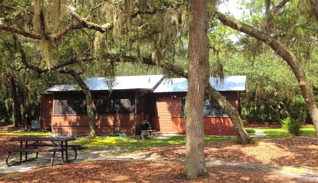 Lakefront Weekend Getaway with a Private Dock near the Ocala National Forest, Florida in Orange Springs