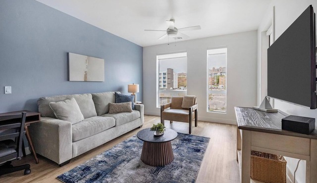 Landing | Amazing 1BD in Central City