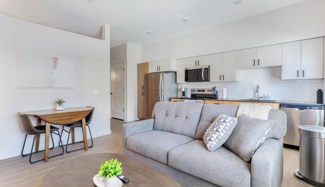 Landing | Amazing 1BD, Courtyard, Yoga Studio