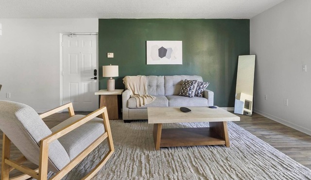 Landing | Chic 2BD, Clubhouse, Gym