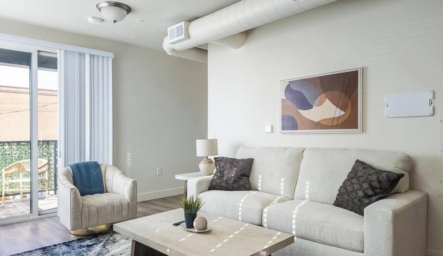 Landing | Chic 2BD, Gym, Clubhouse
