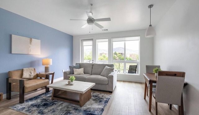 Landing | Chic Studio in Central City