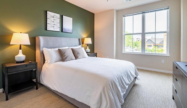 Landing | Incredible 1BD, Pool, Gym