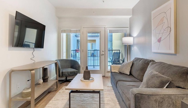 Landing | Incredible 1BD, Pool, Gym