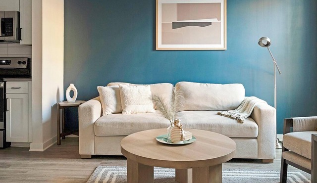 Landing | Modern 1BD, Gym, Pool