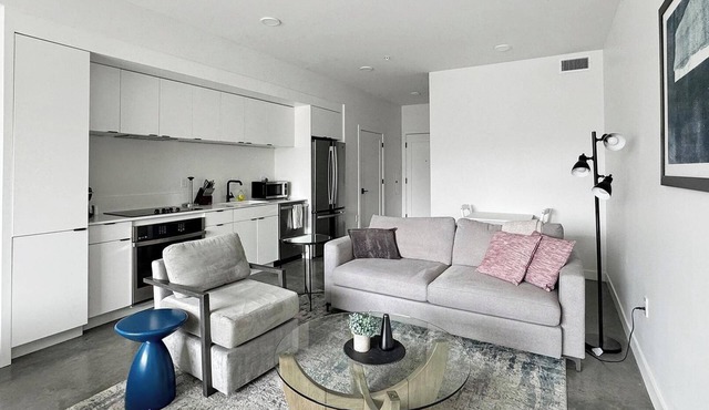 Landing | Modern Studio, Gym, Rooftop Lounge