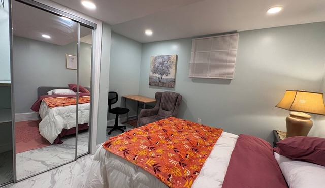 Lower-level, a Double bed, shared bath & kitchen in Watertown