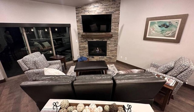 Luxurious Views-game Loft-3br3ba