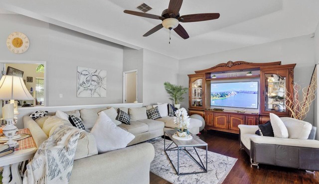 Luxury 4 bedroom 3 bath with pool and office in Valrico in Valrico