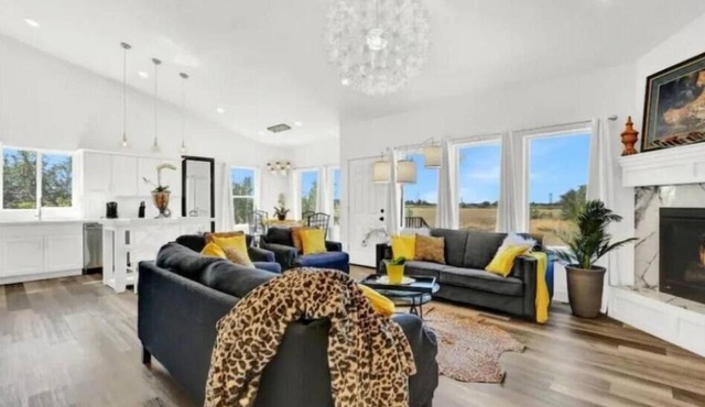 Luxury 6BR |Hot Tub |Private Pickleball |Sleeps 15