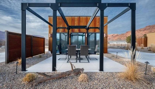Luxury Casita R3 - 2 Master Suites and 2.5 Bathrooms