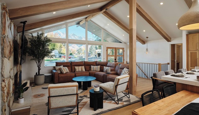 Luxury Family Retreat Hot Tub Kids & Pets Safe 19 mins to Alta & Snowbird