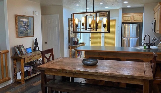 Luxury Moose Hollow, Powder mountain, 3 bedroom/hot tub Condo in Eden Utah.